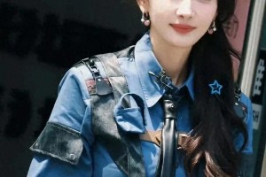 杨幂改良警服大片引热议：时尚与威严的完美融合