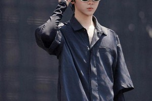 马嘉祺彩排破音争议：饭圈博弈与真相缺失