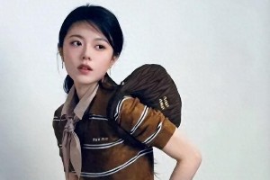 赵今麦腹部痣真相：从不穿露脐装？谣言揭秘