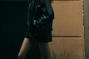 孟子义最新路透美照曝光 腿精称号实至名归