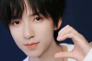 贺峻霖获中传青年五四奖章：00后偶像的校园与舞台双赢
