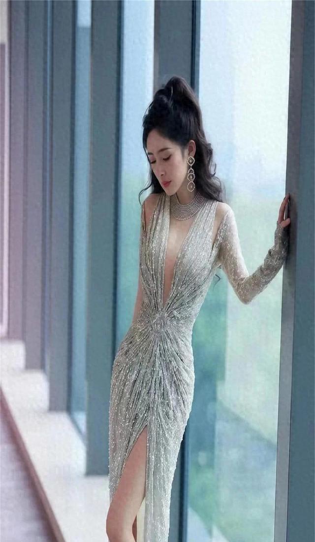 杨幂写真1