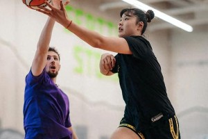 李月汝留洋蜕变领跑女篮，韩旭国内困境需突破