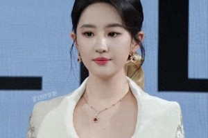 刘亦菲37岁生图惊艳全网，肤若凝脂美如画