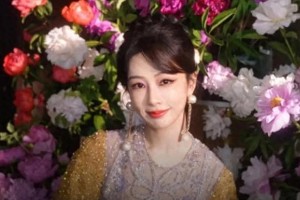 杨紫抖音“指尖生花”美照惊艳粉丝